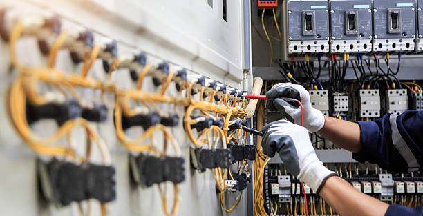 Professional Electrician technician working in Vernon Hills, IL